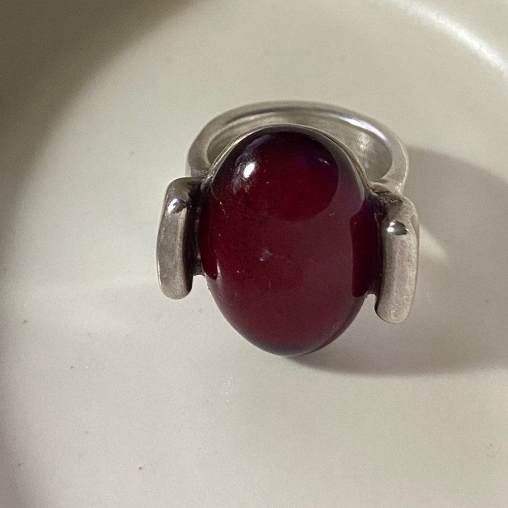 Uno de 50 Ring - Oval Red “Fish-Eye” Stone